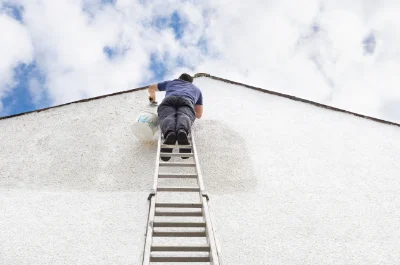 Peinture extérieure à Caugé — façades et ravalement